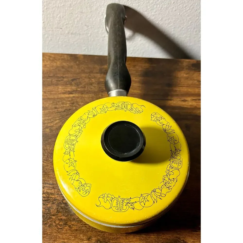 Wear Ever Registered 1 Qt Aluminum Enamel Yellow Sauce Pan w/ Lid- Vegetables